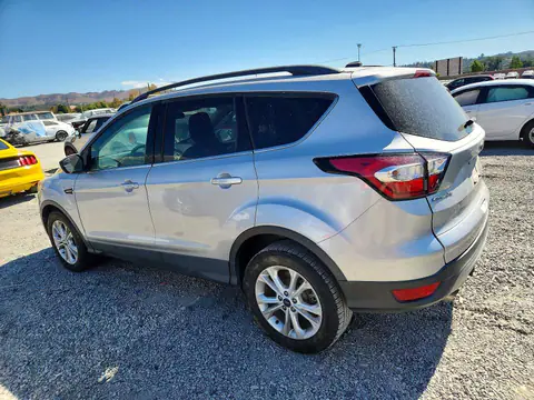 1FMCU0GD2JUB15795 — 2018 Ford Escape, фото 2 с аукциона Copart 14.10.2026, Мелкие вмятины и царапины