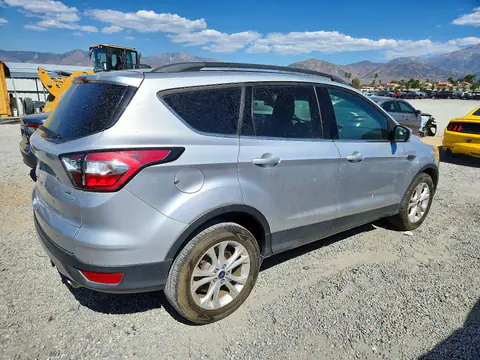 1FMCU0GD2JUB15795 — 2018 Ford Escape, фото 3 с аукциона Copart 14.10.2026, Мелкие вмятины и царапины