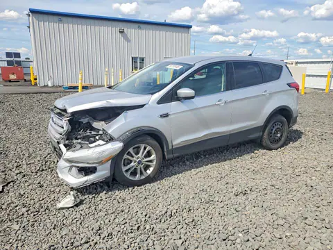 1FMCU9GD8KUB82018 — 2019 Ford Escape, Передняя часть, фото до ремонта