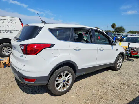 2019 Ford Escape VIN 1FMCU0GD0KUA20671 фото 3