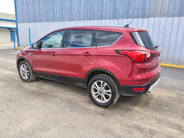 1FMCU0GD5KUB34651 — 2019 Ford Escape, Мелкие вмятины и царапины (Minor Dent/Scratches), фото до ремонта