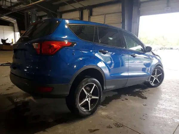 1FMCU0F73KUB94861 — 2019 Ford Escape, фото 3 с аукциона Copart, Передняя часть