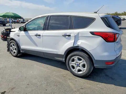 2019 Ford Escape VIN 1FMCU0F74KUA06400 фото 2
