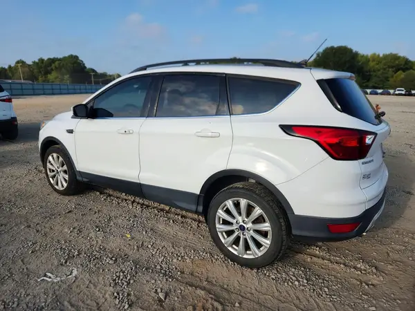 1FMCU9HD2KUC45788 — 2019 Ford Escape, фото 2 с аукциона Copart 05.10.2026, Мелкие вмятины и царапины