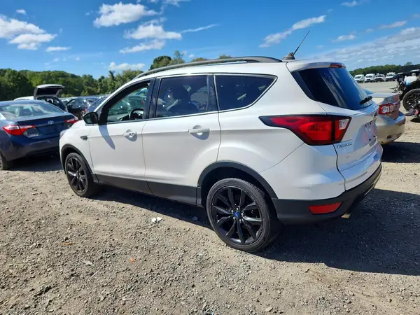 1FMCU9GD8KUB41159 — 2019 Ford Escape, фото 2 с аукциона Copart 14.10.2026, Мелкие вмятины и царапины