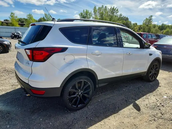 1FMCU9GD8KUB41159 — 2019 Ford Escape, фото 3 с аукциона Copart 14.10.2026, Мелкие вмятины и царапины