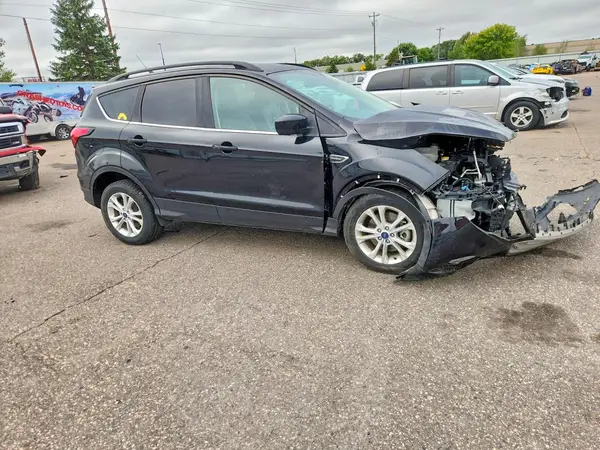 1FMCU9HD1KUC04388 — 2019 Ford Escape, фото 4 с аукциона Copart, Передняя часть