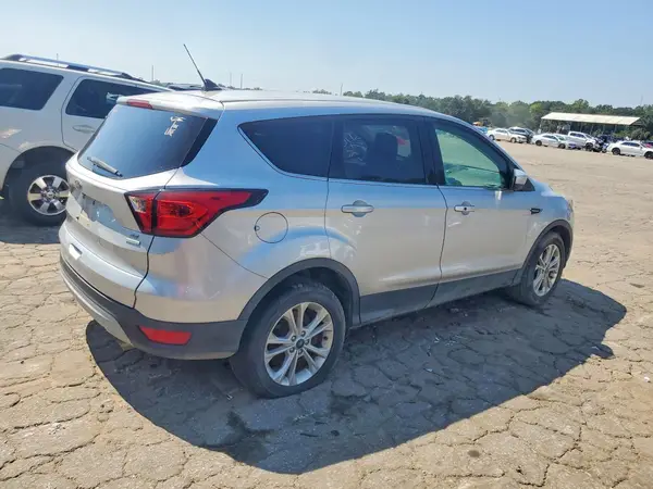 1FMCU0GD4KUA58517 — 2019 Ford Escape, фото 3 с аукциона Copart 13.10.2026, Естественный износ