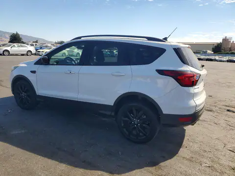 1FMCU9GD5KUC05335 — 2019 Ford Escape, фото 2 с аукциона Copart 13.10.2026, Мелкие вмятины и царапины