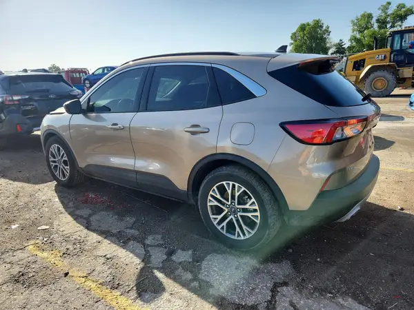 1FMCU0H66MUA57260 — 2021 Ford Escape, фото 2 с аукциона Copart, Передняя часть