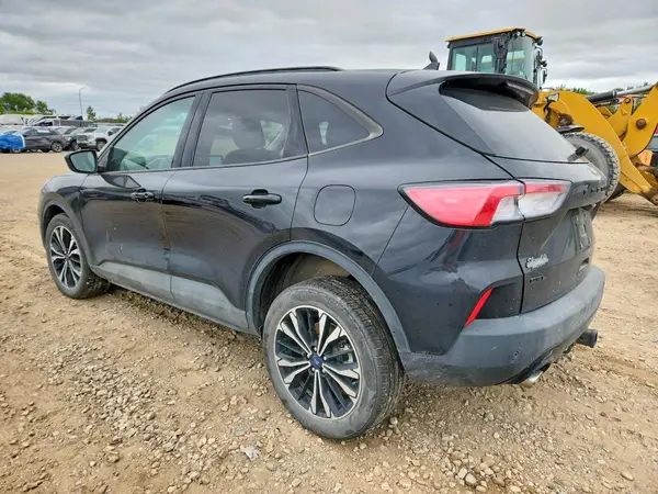 1FMCU9H97MUA16280 — 2021 Ford Escape, фото 2 с аукциона Copart, Передняя часть