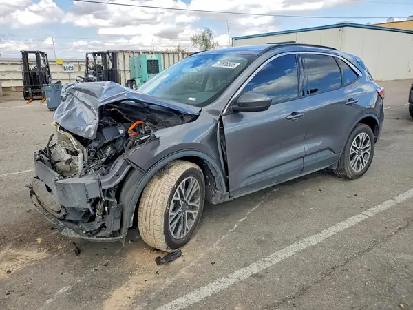 1FMCU9CZ0MUA42565 — 2021 Ford Escape, Передняя часть (Front End), фото до ремонта