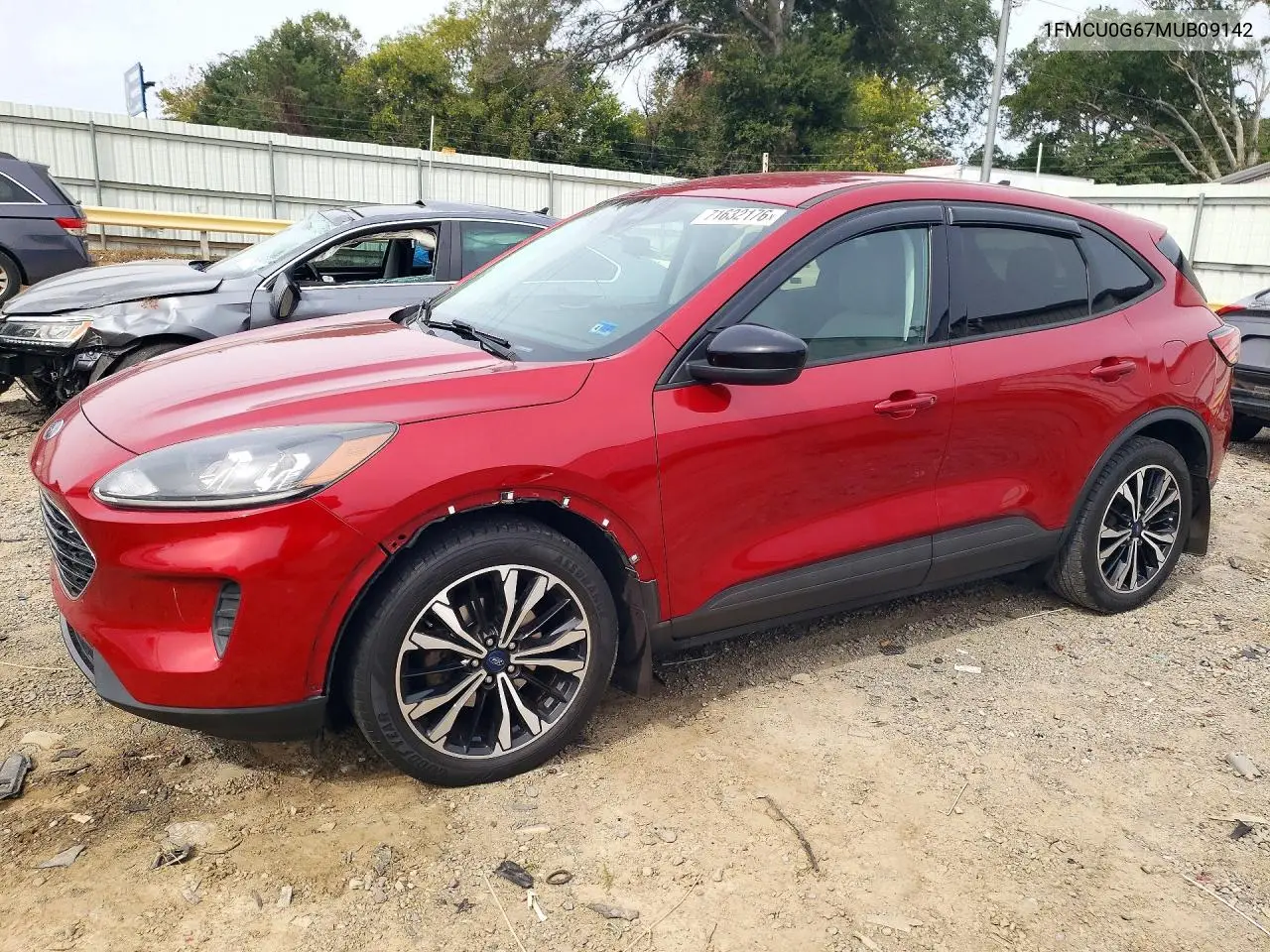 2021 Ford Escape Se VIN 1FMCU0G67MUB09142 фото 1