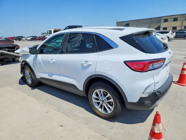 1FMCU0BZ7NUA99229 — 2022 Ford Escape, фото 2 с аукциона Copart, Передняя часть
