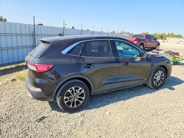 1FMCU0G6XNUA69401 — 2022 Ford Escape, фото 3 с аукциона Copart, Передняя часть