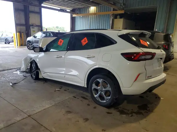 1FMCU0MN7PUA79947 — 2023 Ford Escape, фото 2 с аукциона Copart, Повреждения со всех сторон