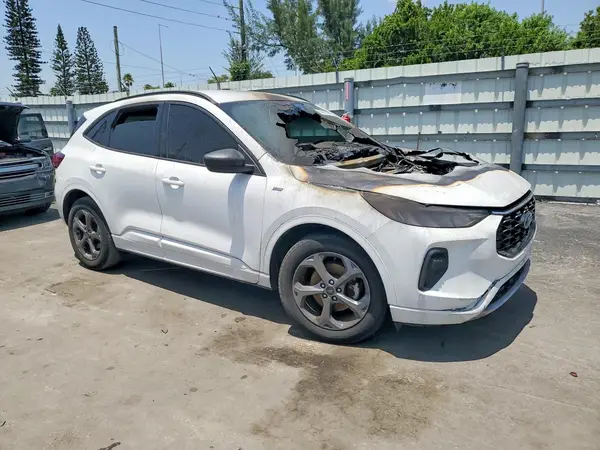 1FMCU0MN1PUB36305 — 2023 Ford Escape, фото 4 с аукциона Copart 07.10.2026, Пожар двигателя
