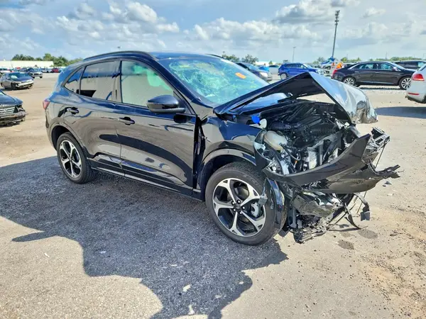 1FMCU9PA8PUA66198 — 2023 Ford Escape, фото 4 с аукциона Copart, Передняя часть