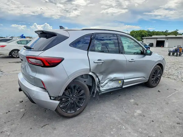 1FMCU9PA5PUA10820 — 2023 Ford Escape, фото 3 с аукциона Copart, Передняя часть
