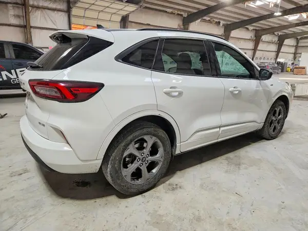 1FMCU9MN6PUA44949 — 2023 Ford Escape, фото 3 с аукциона Copart 28.09.2026, Передняя часть