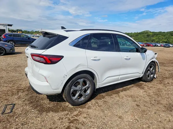 1FMCU0MN1PUA42439 — 2023 Ford Escape, фото 3 с аукциона Copart, Передняя часть
