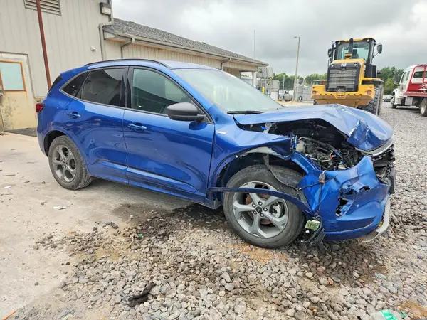 1FMCU0MN3PUB45720 — 2023 Ford Escape, фото 4 с аукциона Copart, Передняя часть
