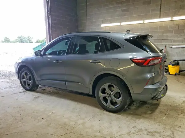 1FMCU9MN5PUA91891 — 2023 Ford Escape, фото 2 с аукциона Copart 28.09.2026, Задняя часть