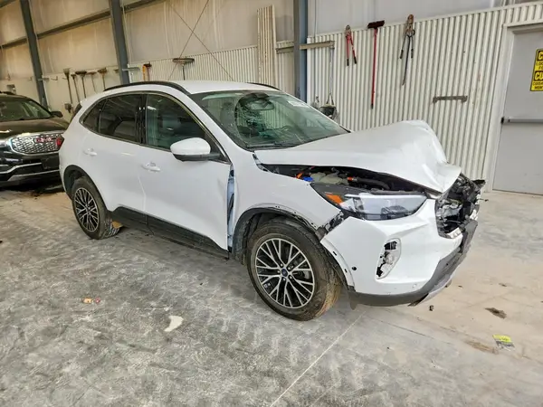 1FMCU0E18PUB24521 — 2023 Ford Escape, фото 4 с аукциона Copart, Передняя часть