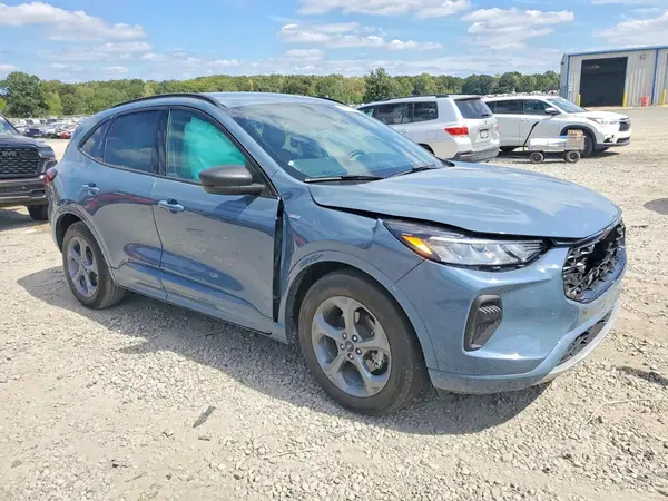 1FMCU0MN9PUA47744 — 2023 Ford Escape, фото 4 с аукциона Copart, Передняя часть