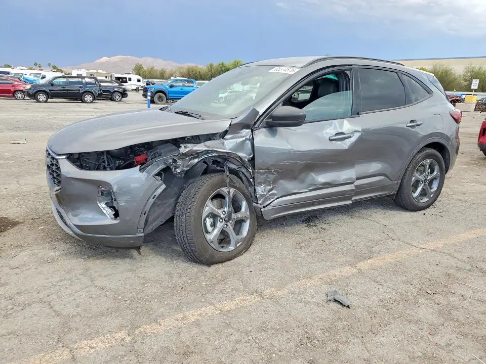 1FMCU0MN8RUA33935 Ford Escape 2024 — повреждение Передняя часть, фото до ремонта