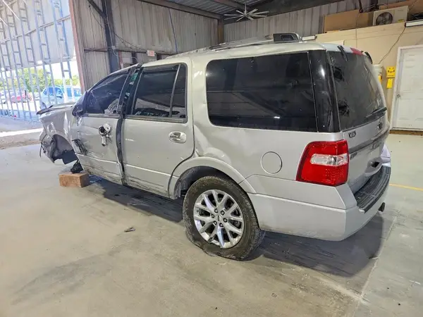 1FMJU2AT9HEA42223 — 2017 Ford Expedition, фото 2 с аукциона Copart, Опрокидывание