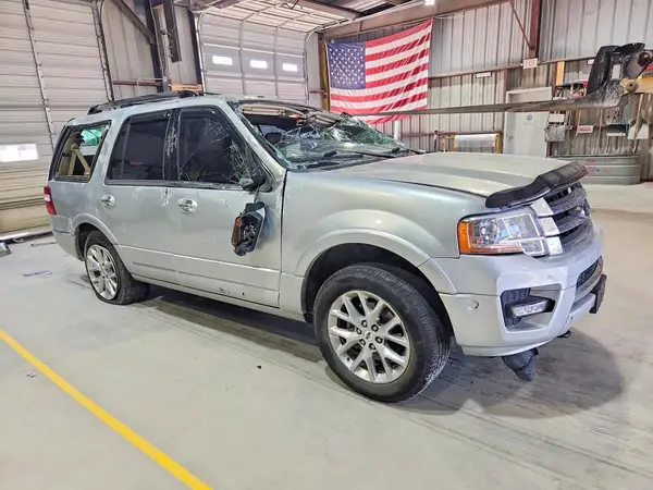 1FMJU2AT9HEA42223 — 2017 Ford Expedition, фото 4 с аукциона Copart, Опрокидывание