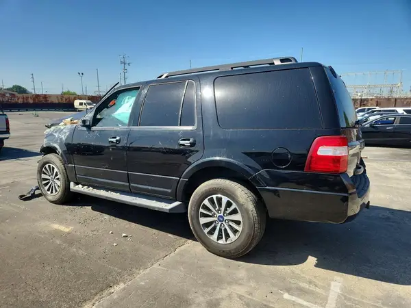1FMJU1HT8HEA21699 — 2017 Ford Expedition, фото 2 с аукциона Copart, Передняя часть