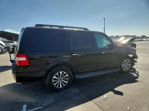 1FMJU1HT8HEA21699 — 2017 Ford Expedition, фото 3 с аукциона Copart, Передняя часть