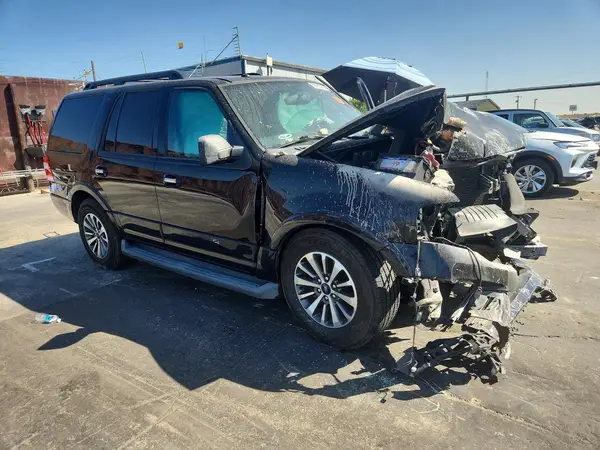 1FMJU1HT8HEA21699 — 2017 Ford Expedition, фото 4 с аукциона Copart, Передняя часть