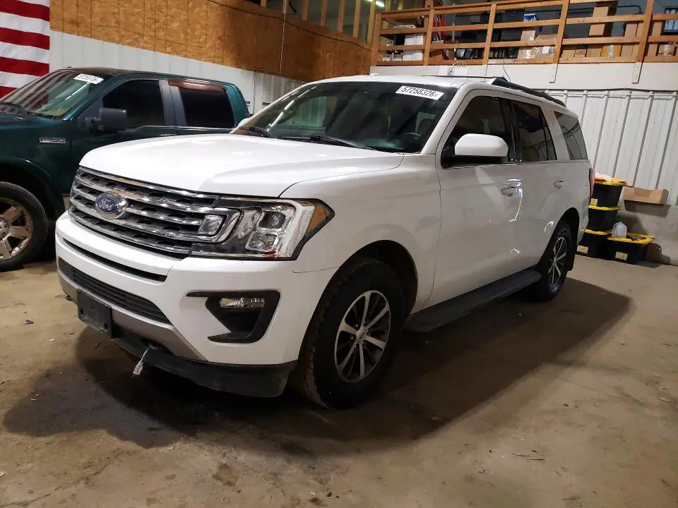 1FMJU1JT8JEA29026 Ford Expedition 2018 — повреждение Мелкие вмятины и царапины, фото до ремонта