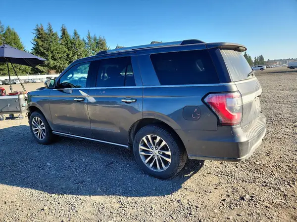 1FMJU2AT6JEA19133 — 2018 Ford Expedition, фото 2 с аукциона Copart, Передняя часть