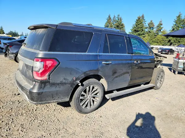 1FMJU2AT6JEA19133 — 2018 Ford Expedition, фото 3 с аукциона Copart, Передняя часть