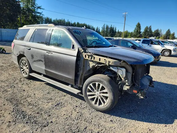 1FMJU2AT6JEA19133 — 2018 Ford Expedition, фото 4 с аукциона Copart, Передняя часть