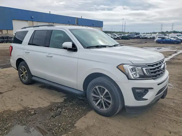 1FMJU1JT8KEA44031 — 2019 Ford Expedition, фото 4 с аукциона Copart, Передняя часть