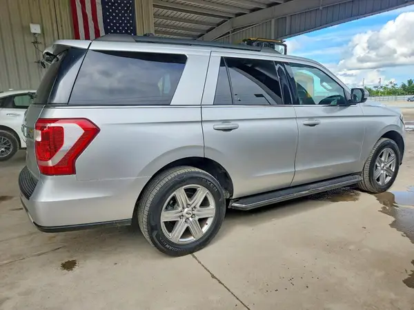 1FMJU1HTXKEA73360 — 2019 Ford Expedition, фото 3 с аукциона Copart 30.09.2026, Мелкие вмятины и царапины
