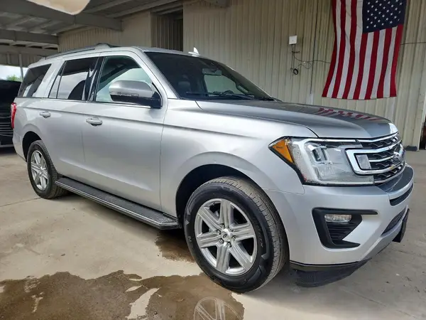 1FMJU1HTXKEA73360 — 2019 Ford Expedition, фото 4 с аукциона Copart 30.09.2026, Мелкие вмятины и царапины