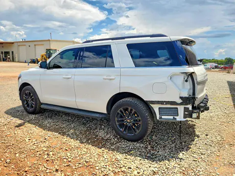 2024 Ford Expedition VIN 1FMJU1H84REB10862 фото 2