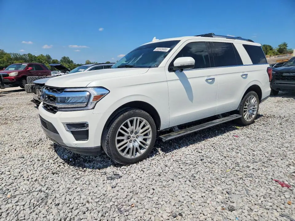 1FMJU1K80REA96144 Ford Expedition 2024 — повреждение Боковая часть, фото до ремонта