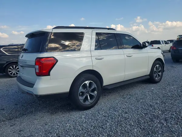 1FMJU1H89REA76451 — 2024 Ford Expedition, фото 3 с аукциона Copart, Передняя часть