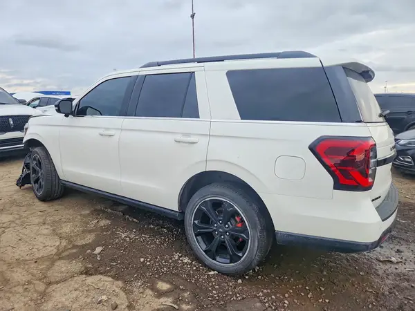 1FMJU2AG4REA04435 — 2024 Ford Expedition, фото 2 с аукциона Copart, Передняя часть