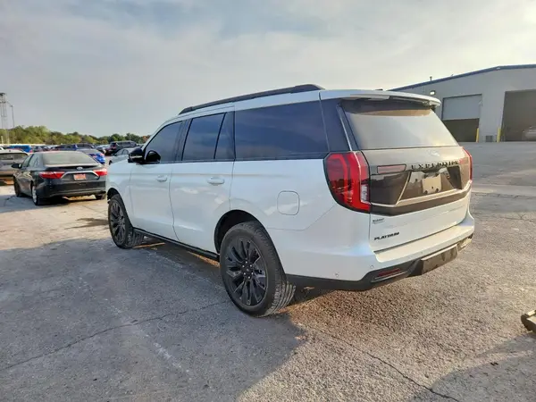 1FMJU1M83SEA43232 — 2025 Ford Expedition, фото 2 с аукциона Copart, Передняя часть