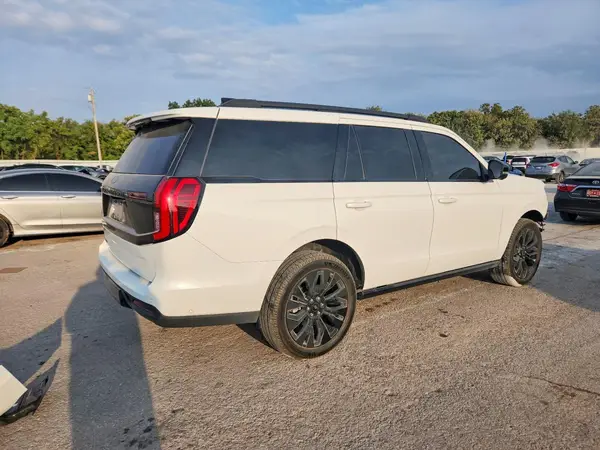1FMJU1M83SEA43232 — 2025 Ford Expedition, фото 3 с аукциона Copart, Передняя часть