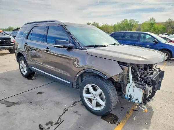 1FM5K8D81GGD02389 — 2016 Ford Explorer, фото 4 с аукциона Copart, Передняя часть