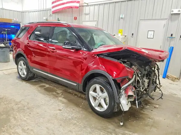 1FM5K8D81GGB42921 — 2016 Ford Explorer, фото 4 с аукциона Copart, Передняя часть